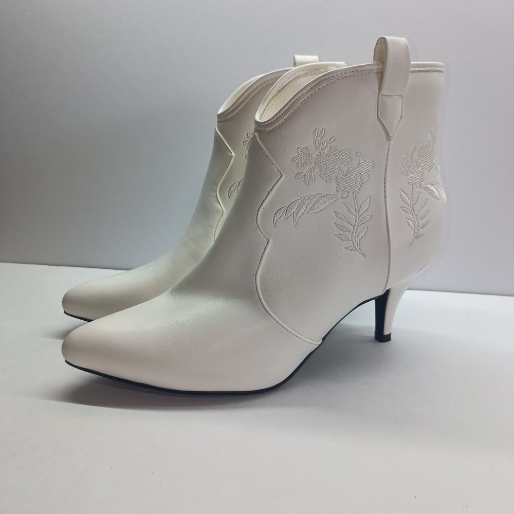 Cato Comfort Women's Size 11M White Embroidered Heeled Ankle Boots Small Flaw